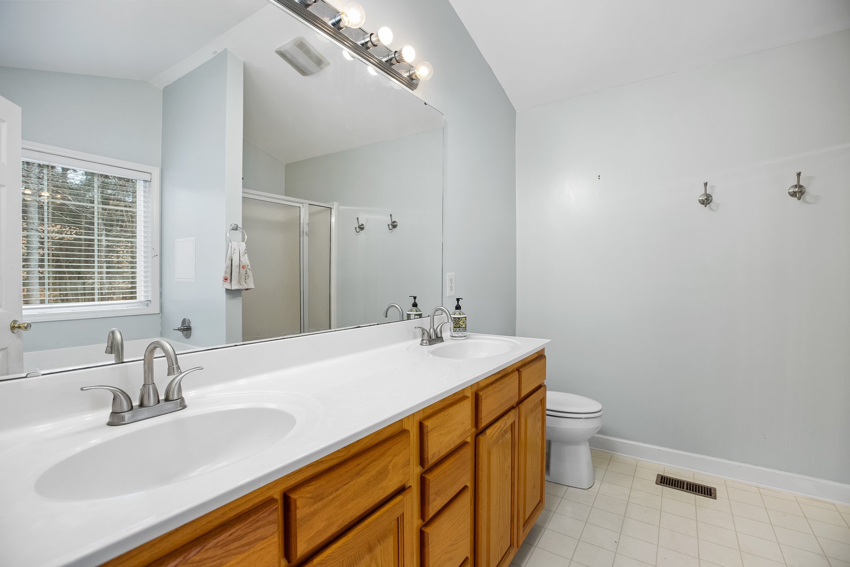 Charming Pleasant Garden Home on Spacious Lot with Large Shop