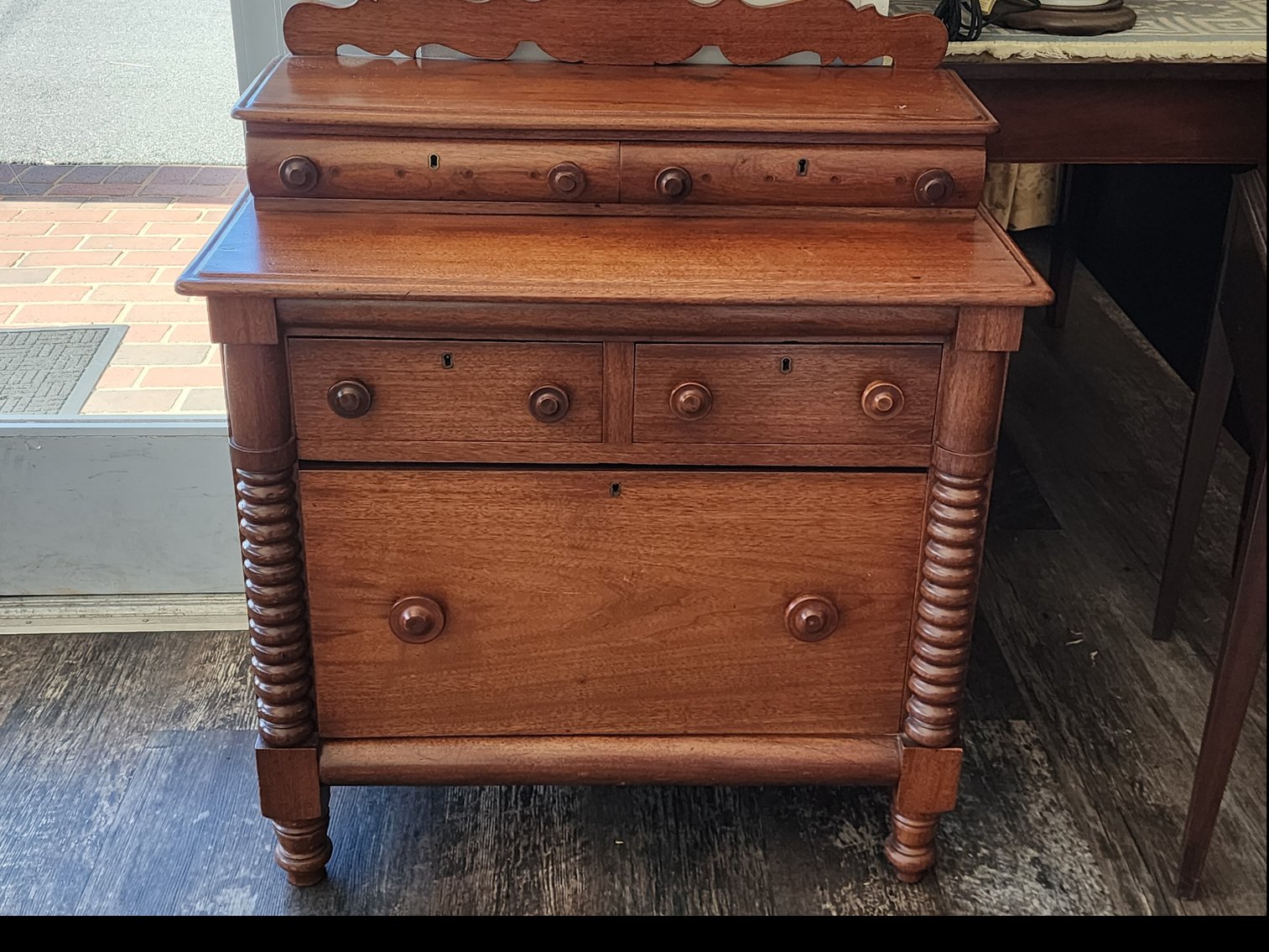 Vintage Elegance Auction