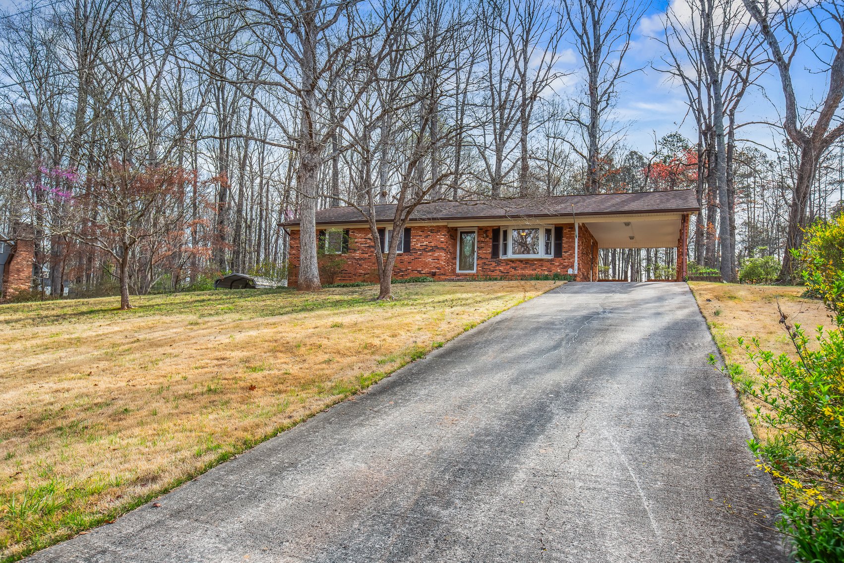 Advance Brick Rancher Auction