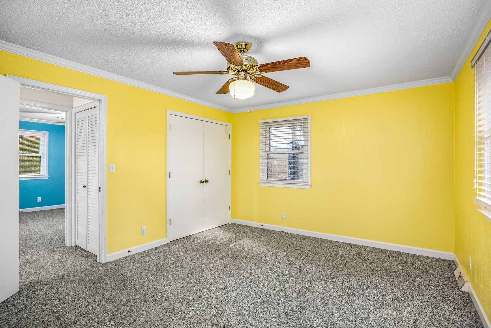 Advance Brick Rancher Auction