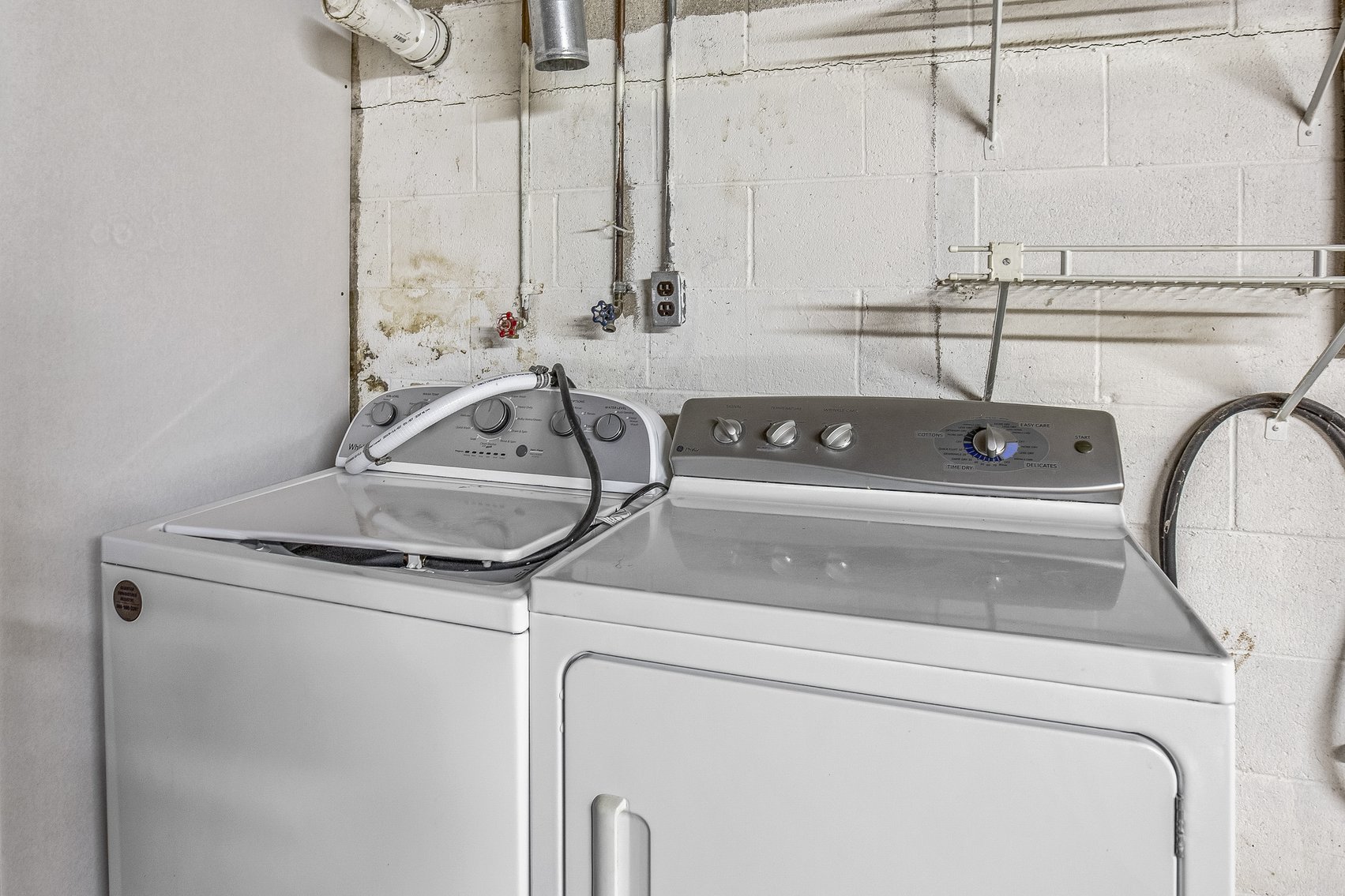 Advance Brick Rancher Auction