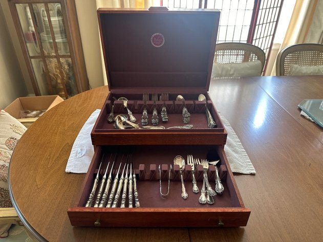 Image for Craftique Furniture, Home Decor, Golf Clubs, & More Auction