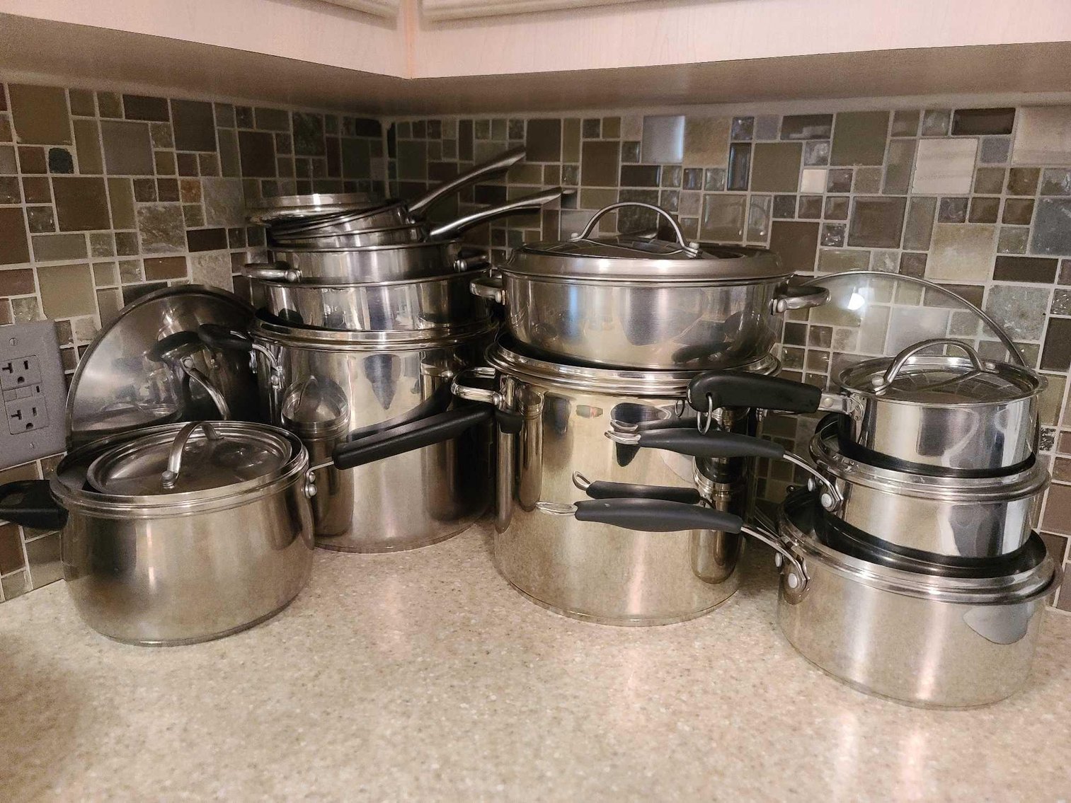 Gilbert Estate, Living