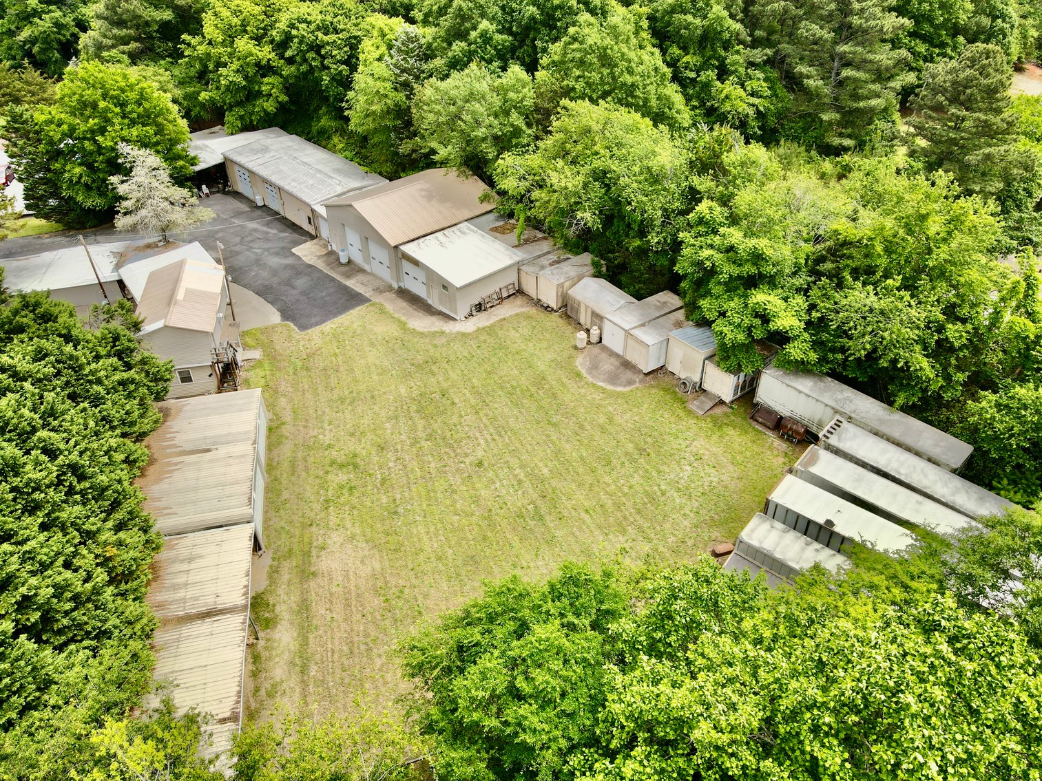 3 Homes + 5 Shops = 1 Special Auction with Endless Possibilities!