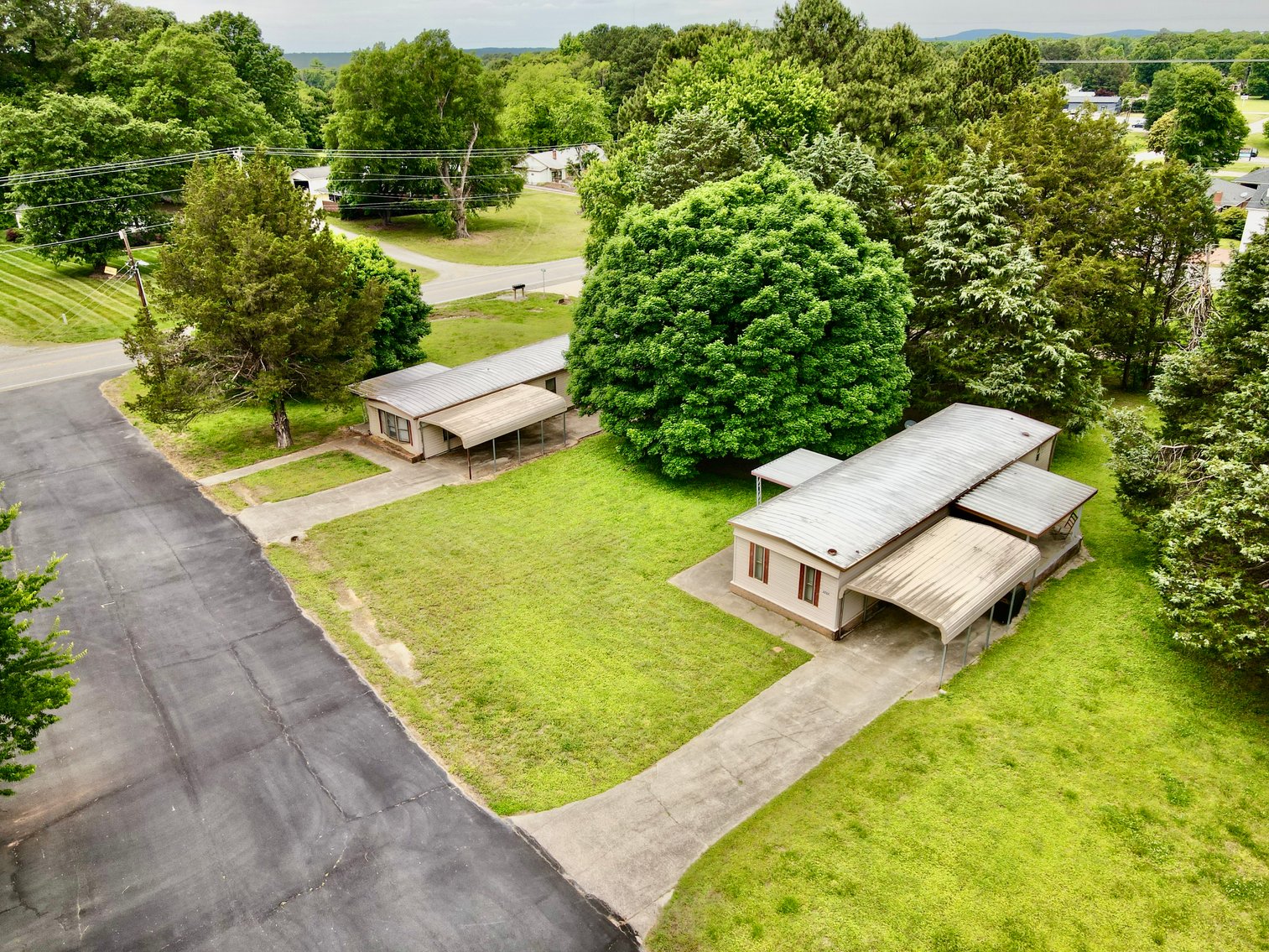 3 Homes + 5 Shops = 1 Special Auction with Endless Possibilities!