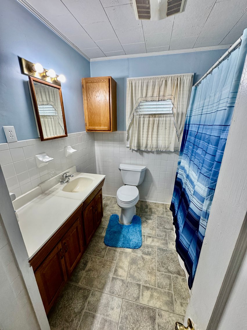 3 Homes + 5 Shops = 1 Special Auction with Endless Possibilities!