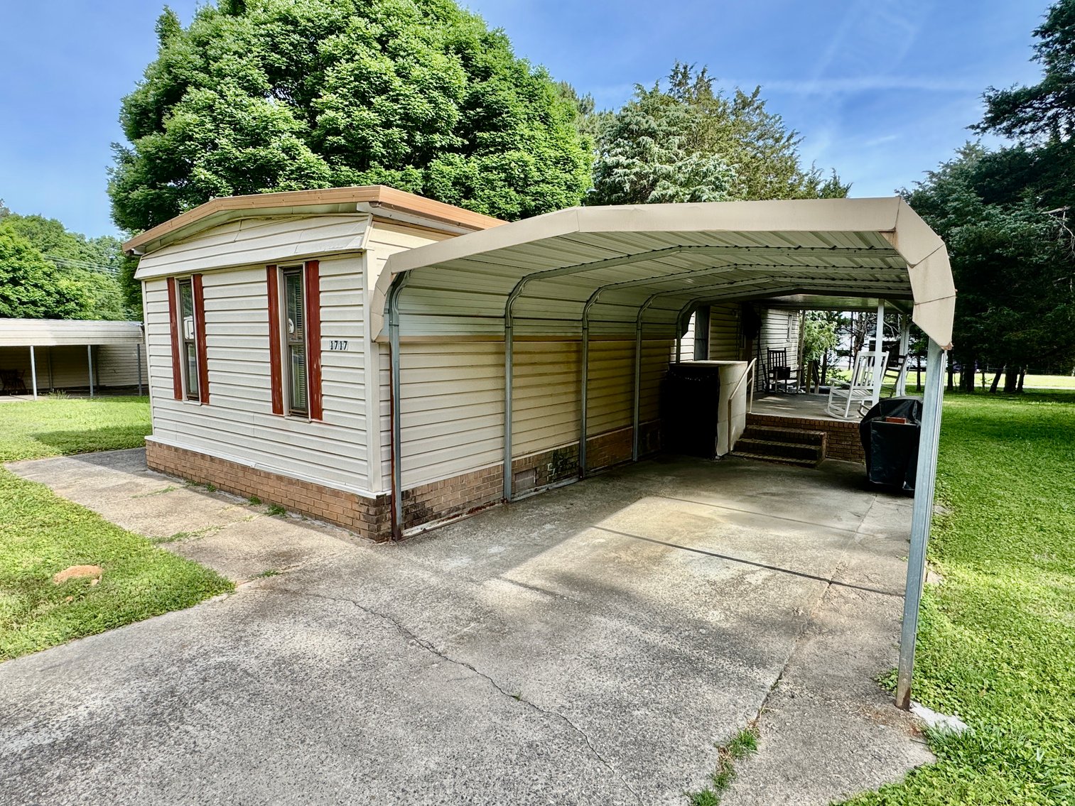 3 Homes + 5 Shops = 1 Special Auction with Endless Possibilities!