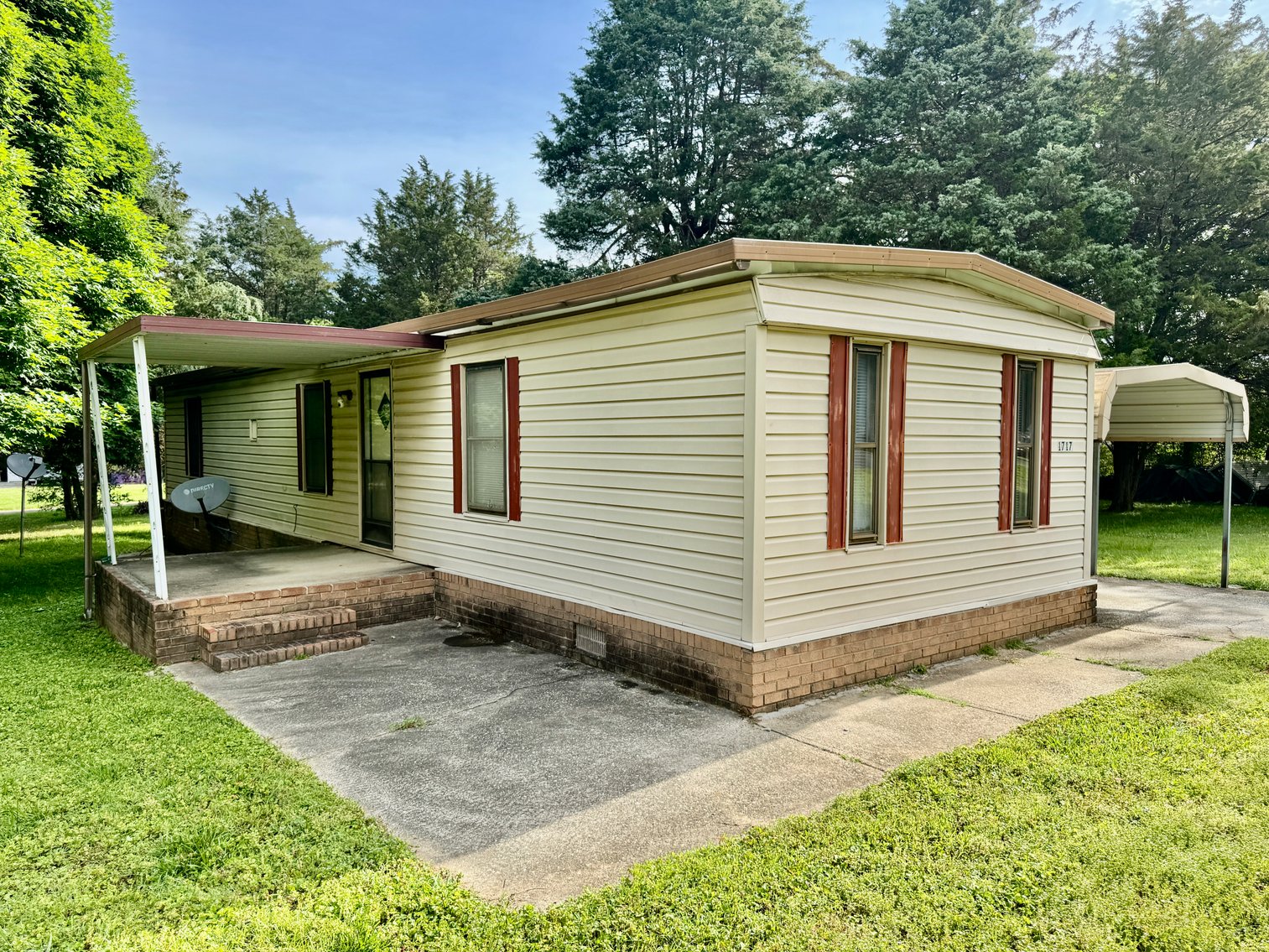 3 Homes + 5 Shops = 1 Special Auction with Endless Possibilities!