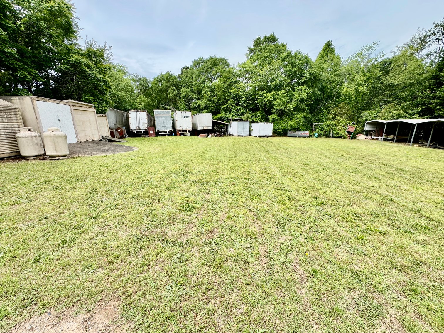 3 Homes + 5 Shops = 1 Special Auction with Endless Possibilities!