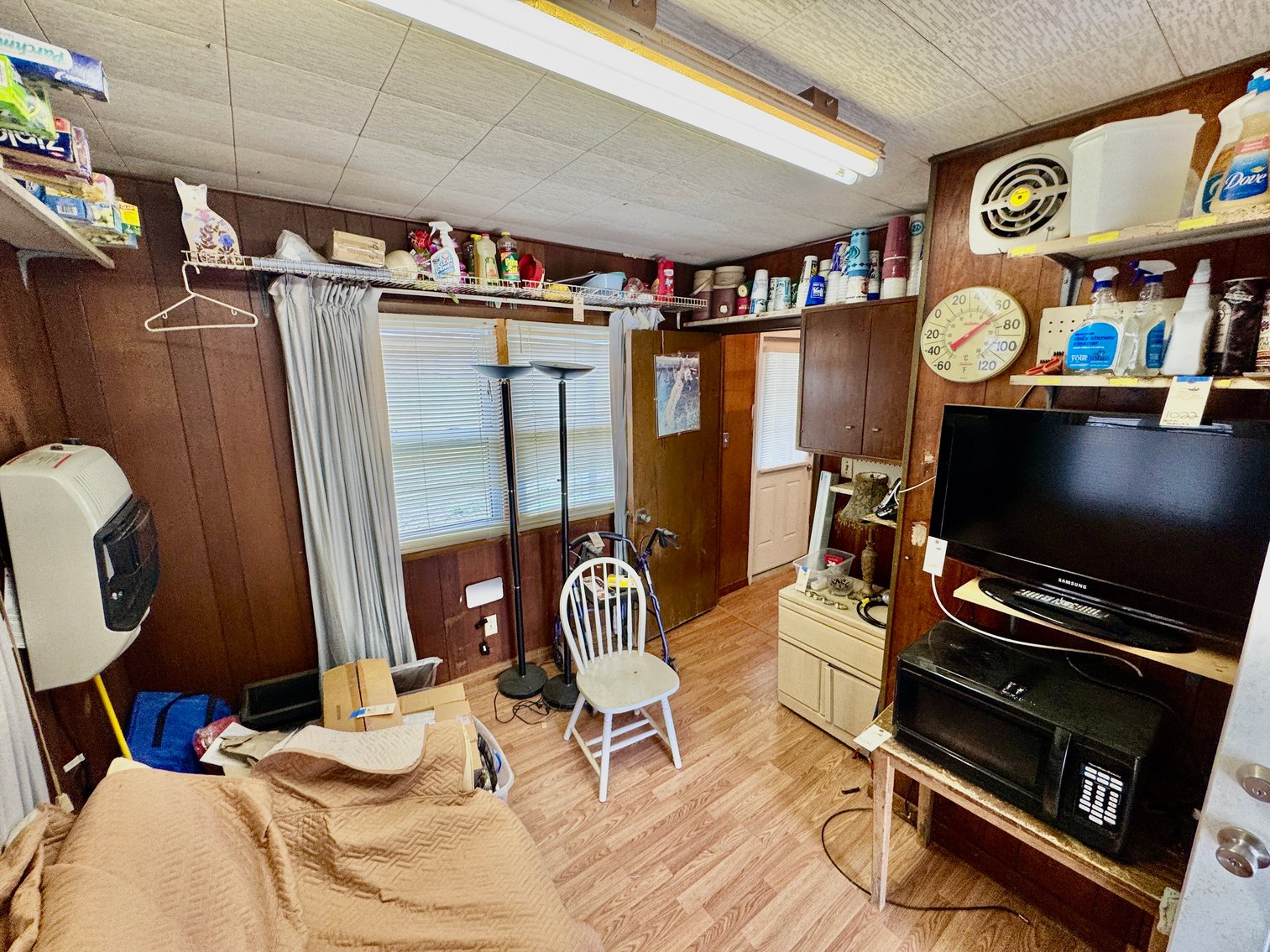 3 Homes + 5 Shops = 1 Special Auction with Endless Possibilities!