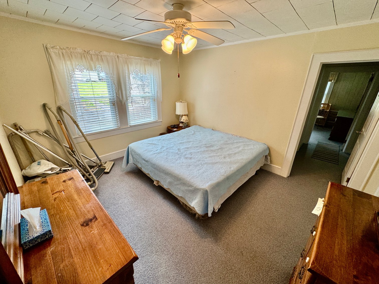 3 Homes + 5 Shops = 1 Special Auction with Endless Possibilities!