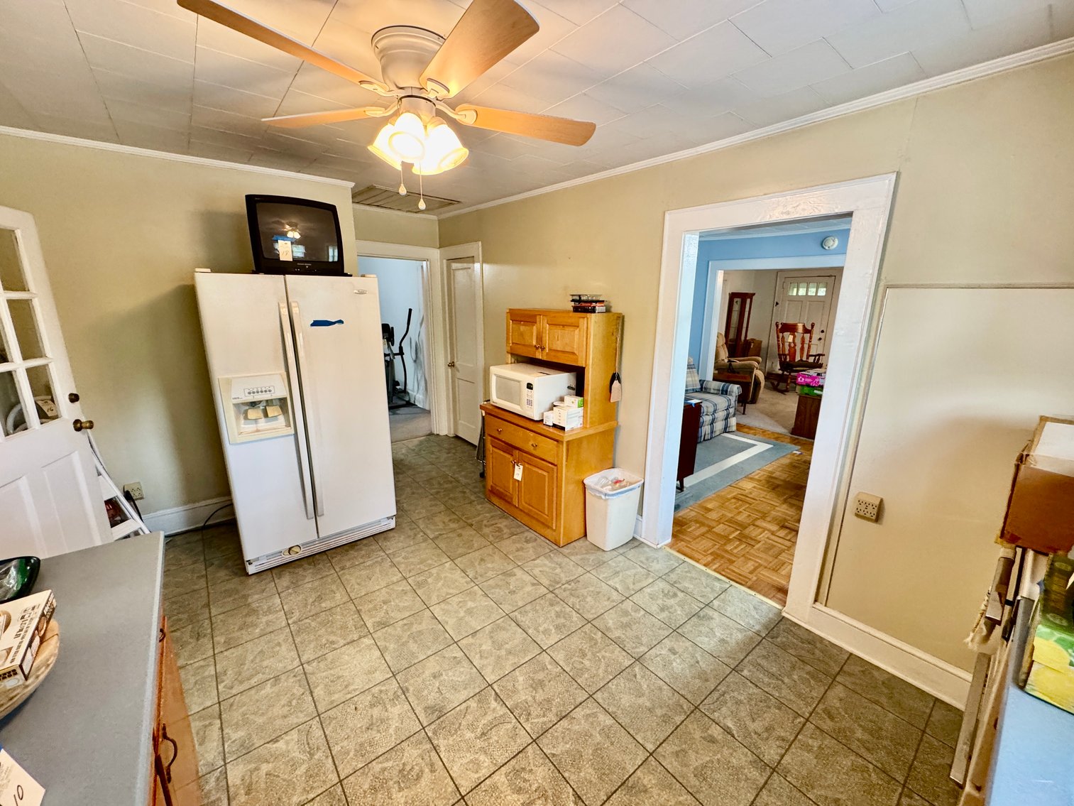 3 Homes + 5 Shops = 1 Special Auction with Endless Possibilities!