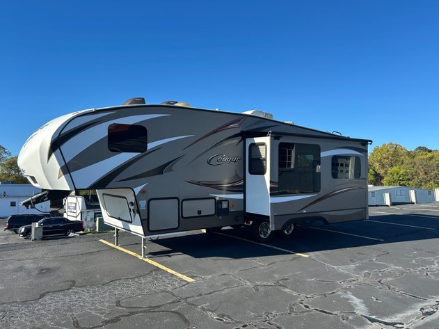 Image for Collectors Emporium Auction