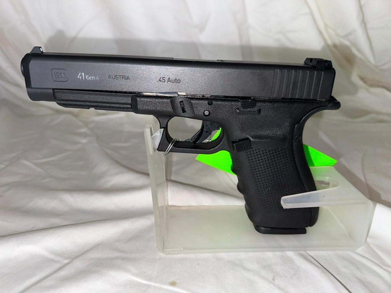 Image for Large Gun Auction / Collection of Rifles, Handguns, Shotguns, Ammo, Parts & More!