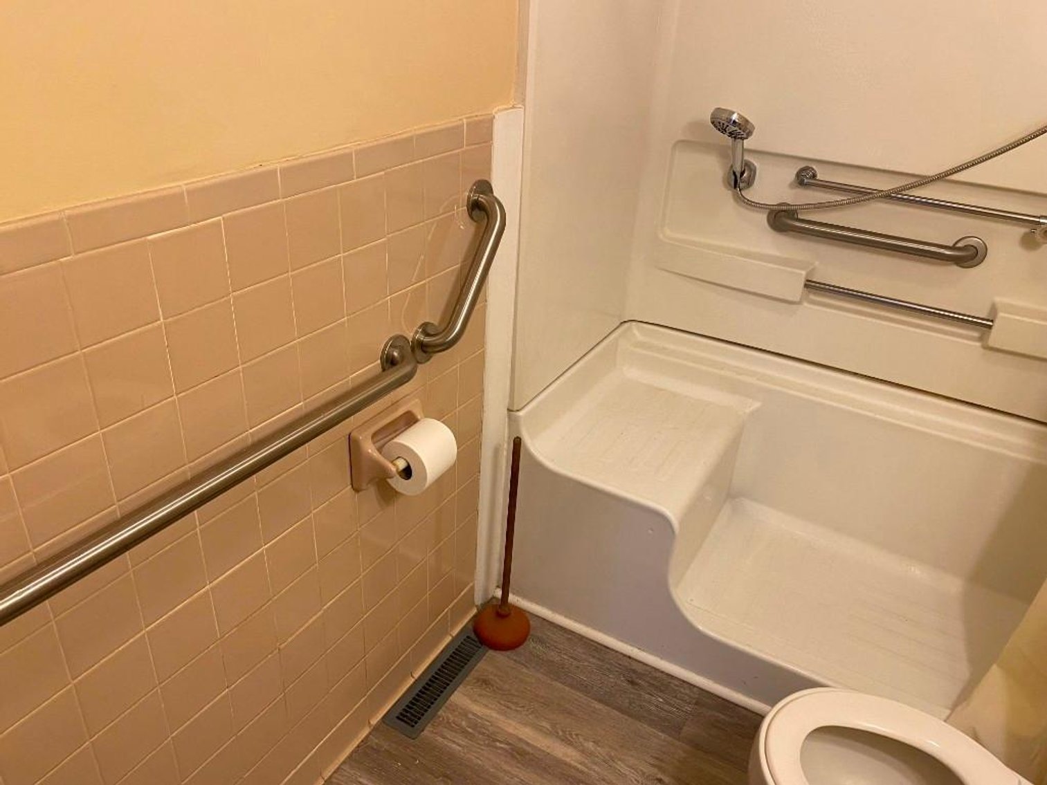 Image for HOME SOLD PRIOR TO AUCTION !!!  SOLD SOLD SOLD ESTATE OF ALBERT M.TYREE -  1 1/2 STORY CAPE COD BRICK HOME