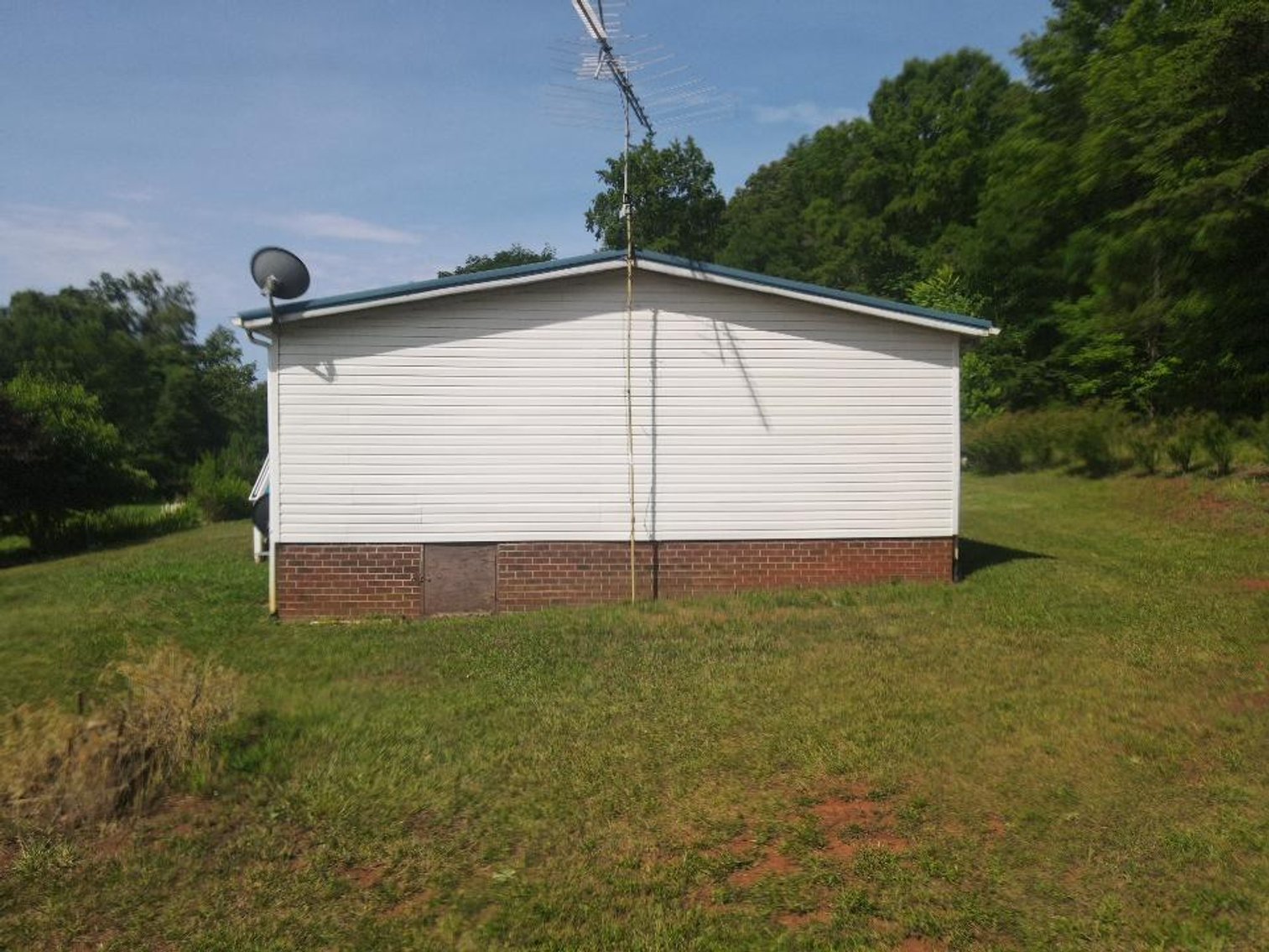 Image for 8.93 Country Acres with 1,372 sqft 3 Bed 2 Bath Home Pittsville Va