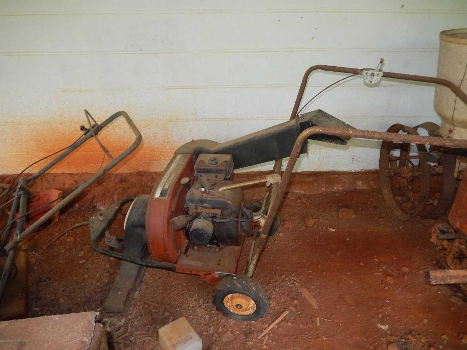 Image for Glenn & Evelyn Bertness Estate Auction