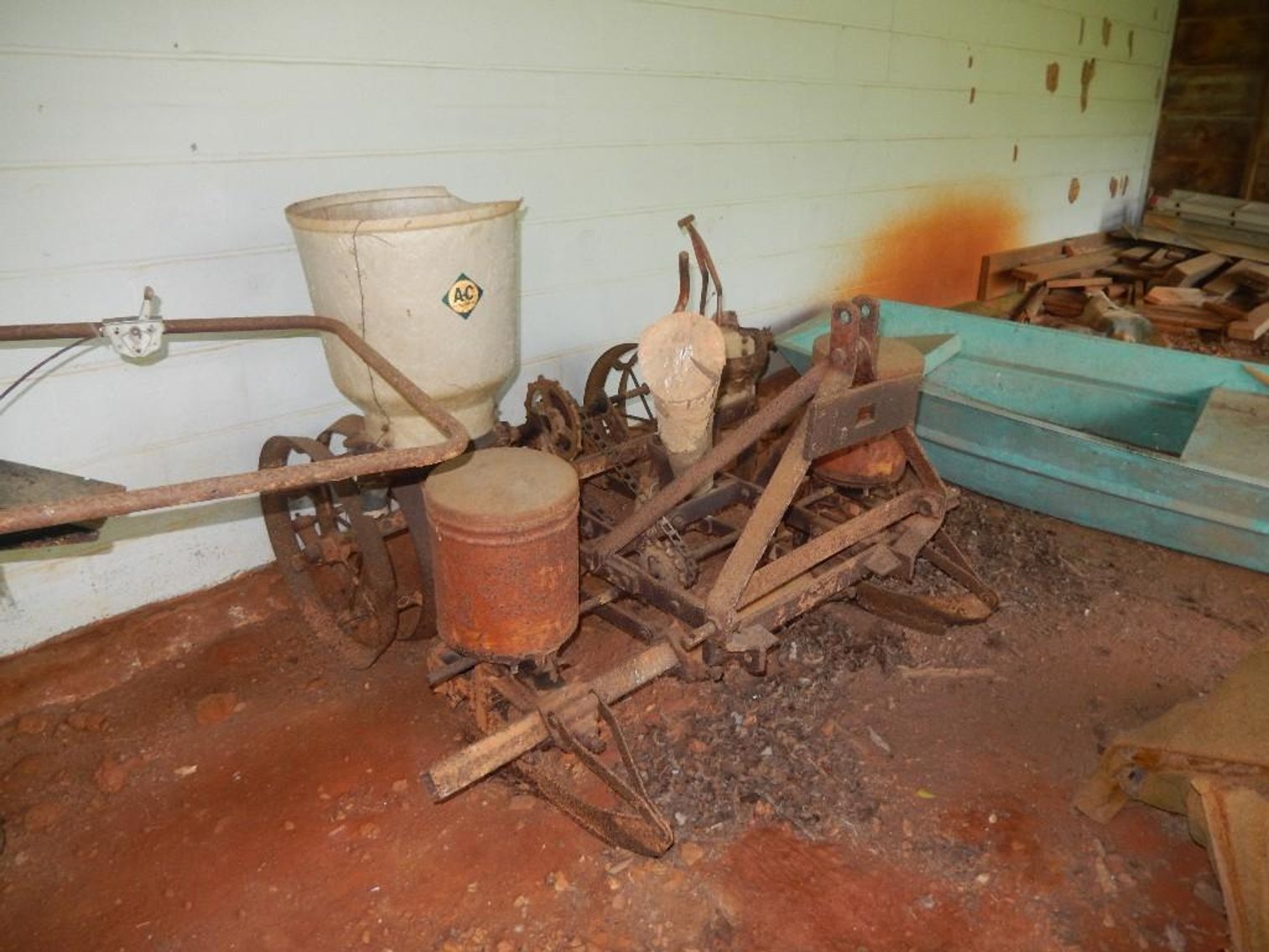 Image for Glenn & Evelyn Bertness Estate Auction