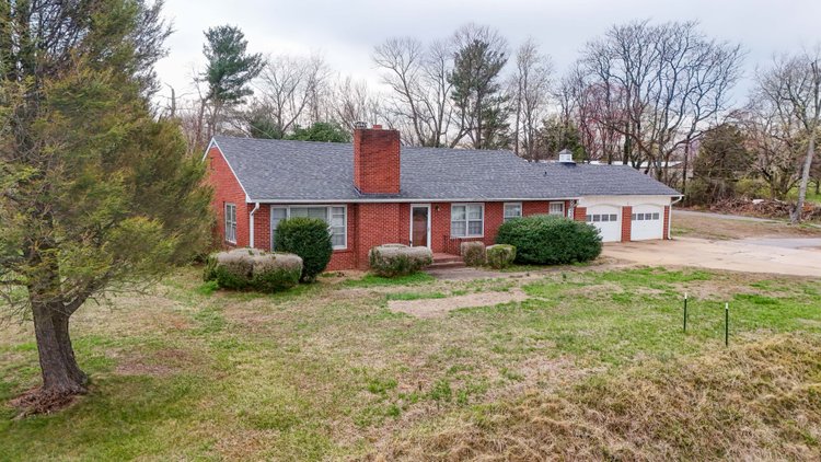 Image for 1001 E Lynchburg Salem Tpke, Bedford, VA 24523