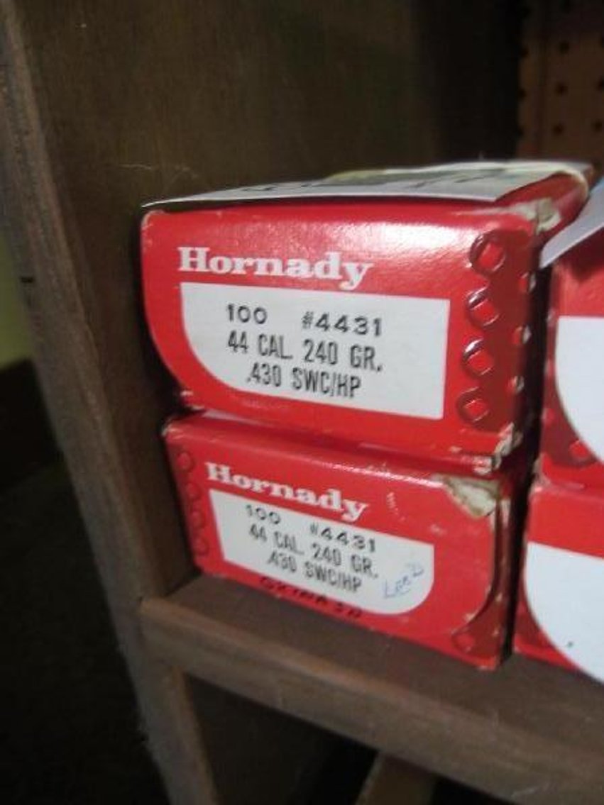 Image for 2 of 4 Tom's Gun & Archery Shop Reloading, Knives, Calls, & Accessories - Reedsburg, WI