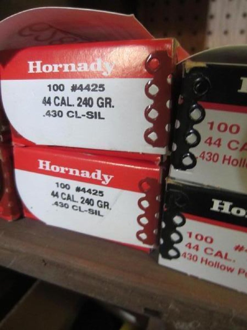 Image for 2 of 4 Tom's Gun & Archery Shop Reloading, Knives, Calls, & Accessories - Reedsburg, WI