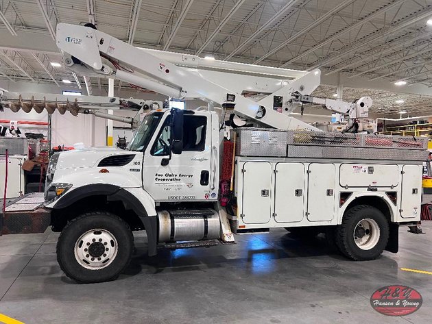 Image for 2012 International WorkStar Bucket Truck - Fall Creek, WI