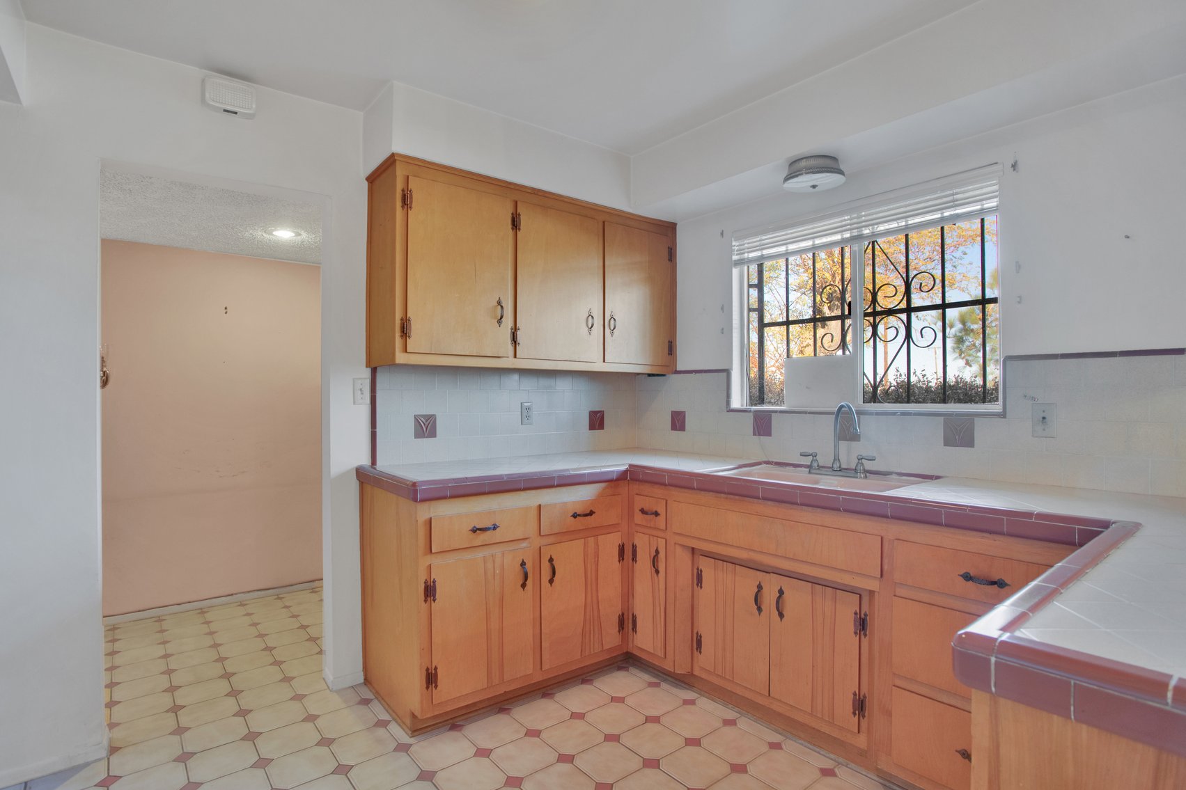 Image for Hesperia Commercial Advantage