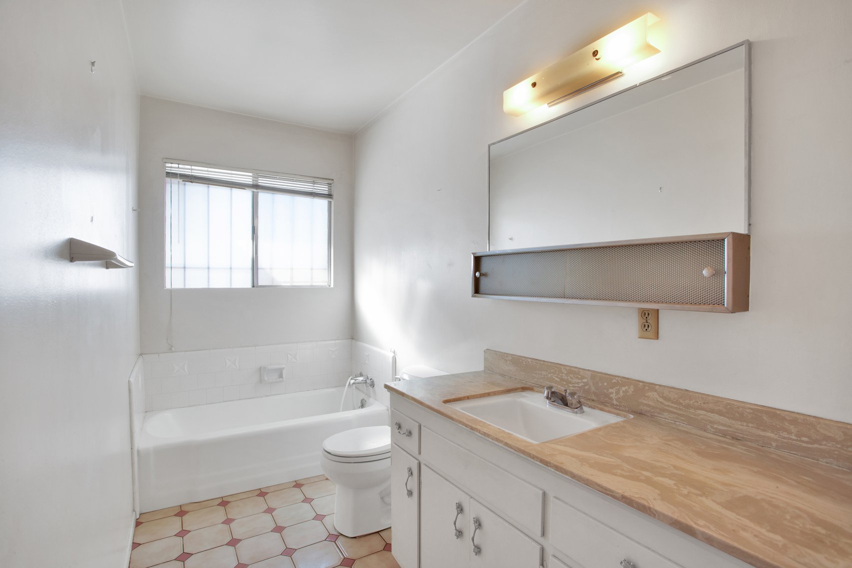 Image for Hesperia Commercial Advantage