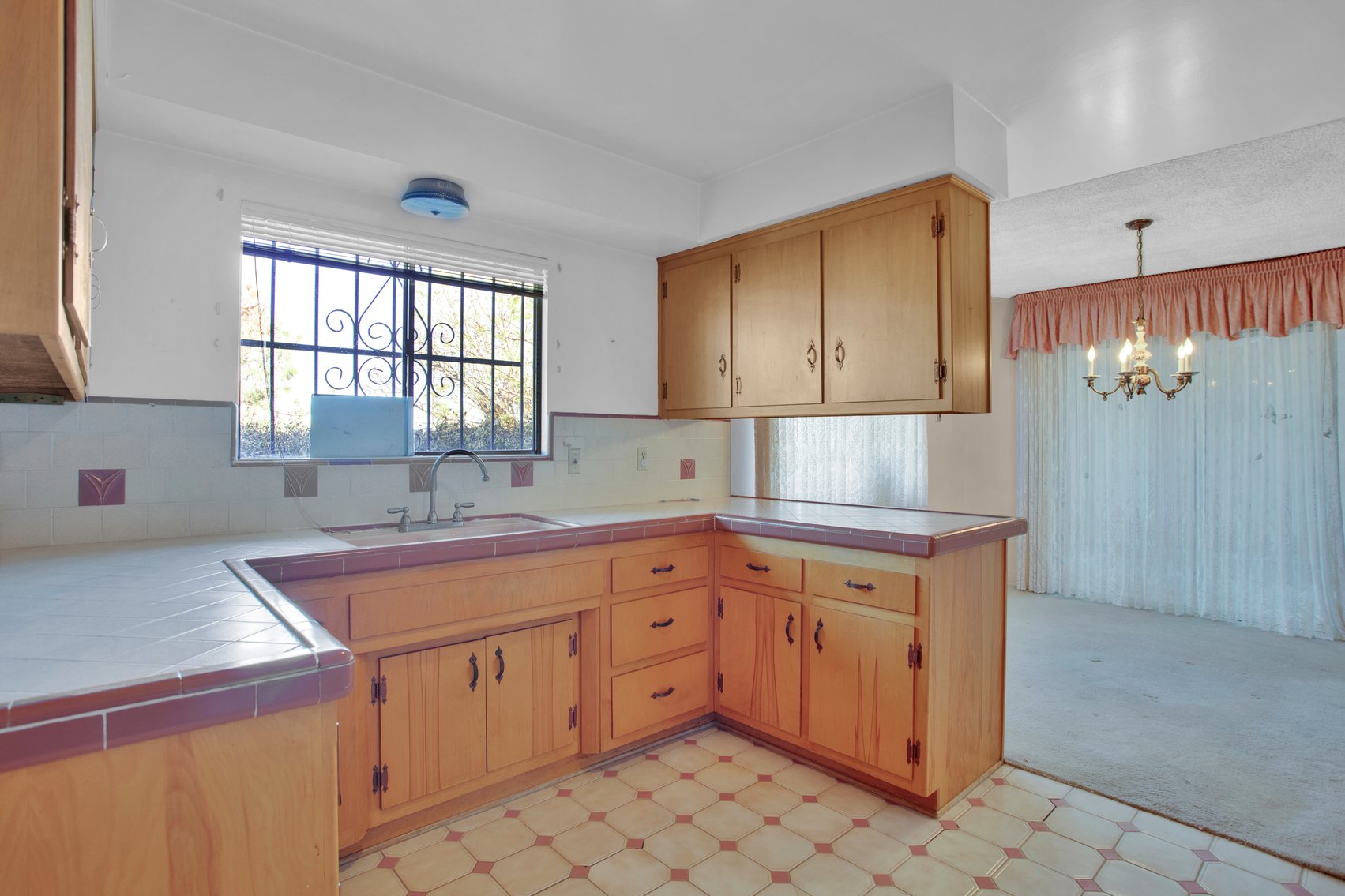 Image for Hesperia Commercial Advantage