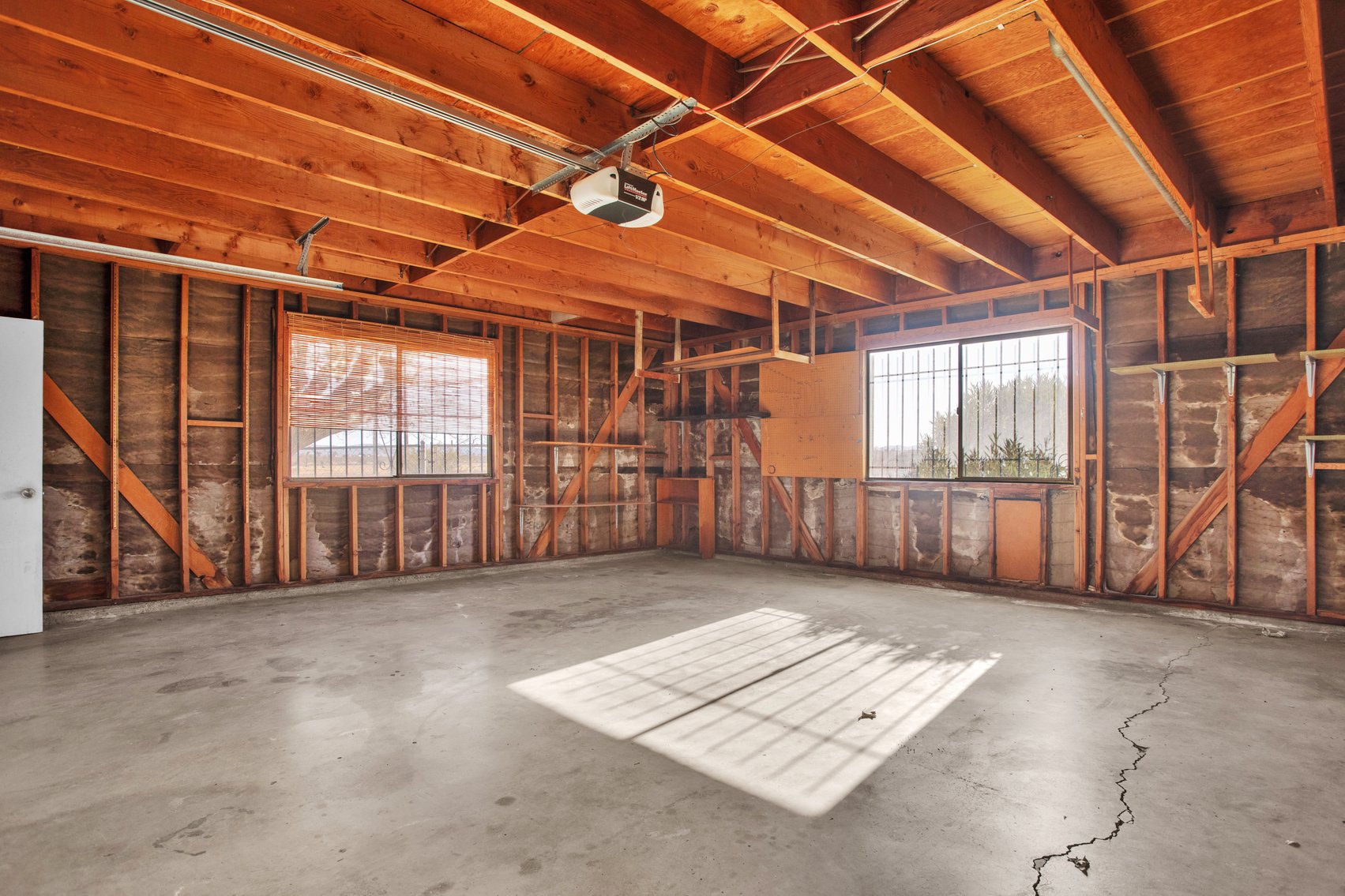 Image for Hesperia Commercial Advantage