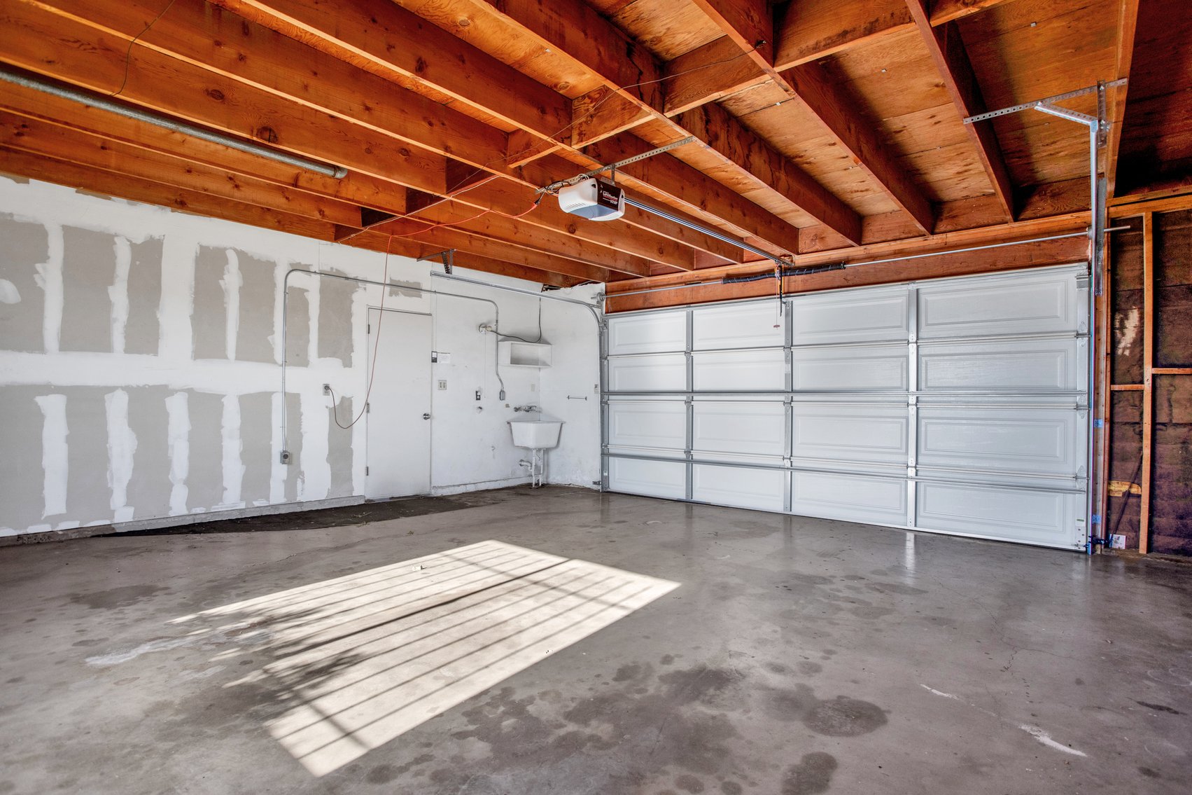 Image for Hesperia Commercial Advantage