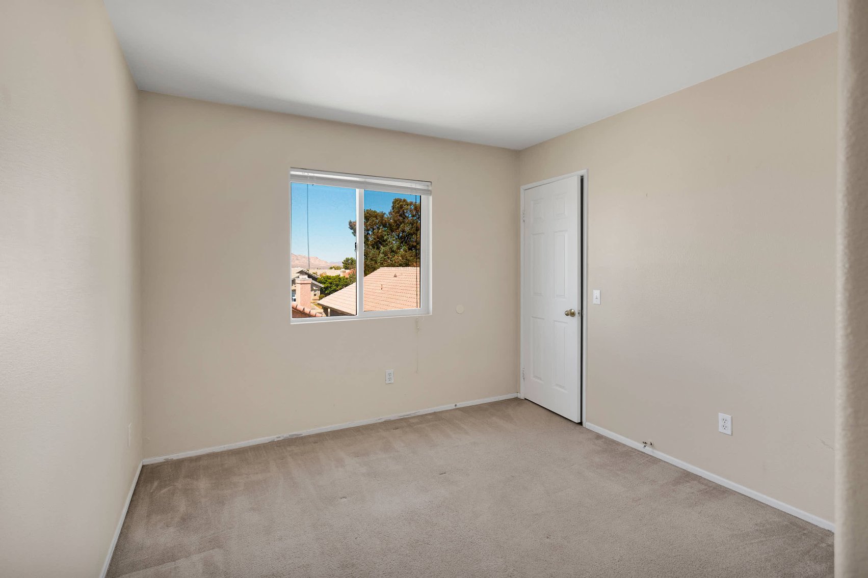 Image for Spacious 4-Bedroom Near the Park
