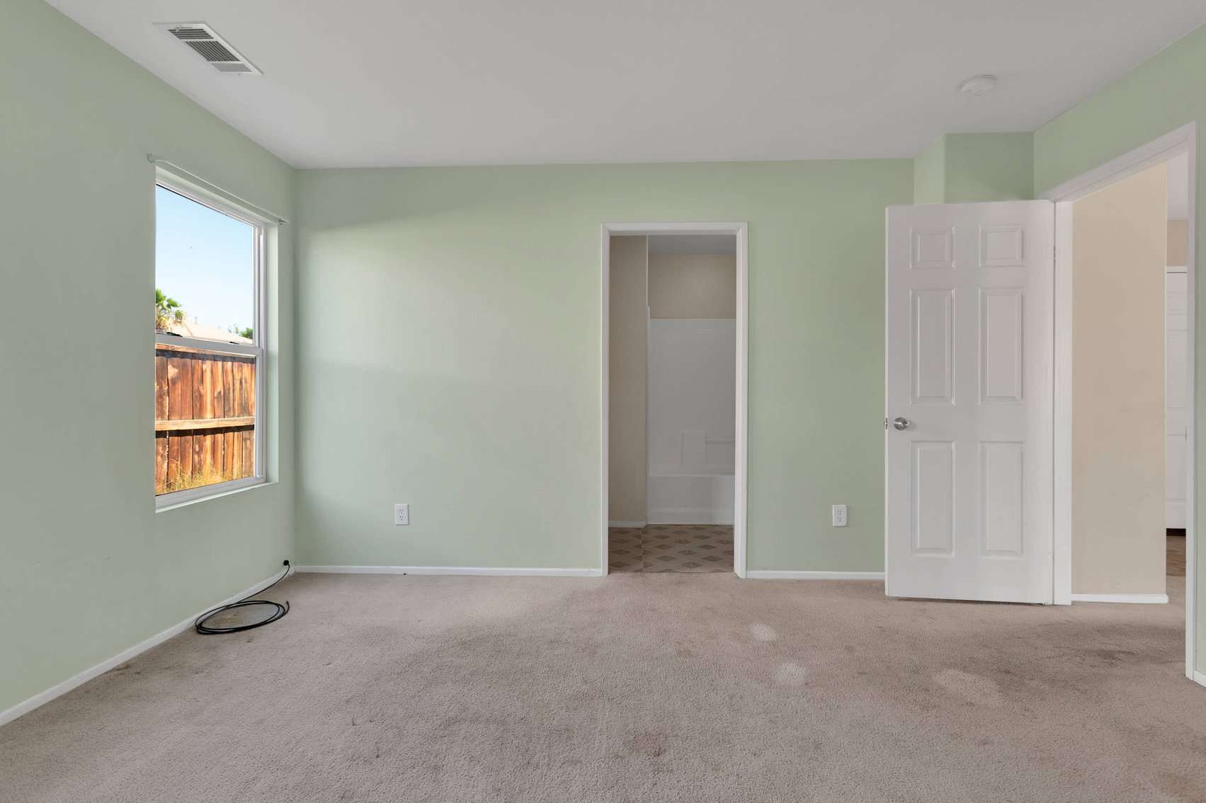 Image for Spacious 4-Bedroom Near the Park