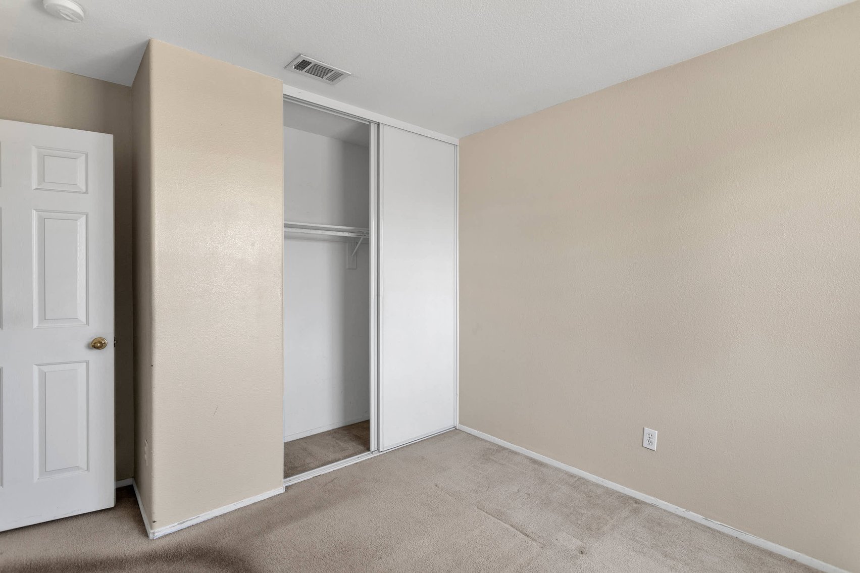 Image for Spacious 4-Bedroom Near the Park