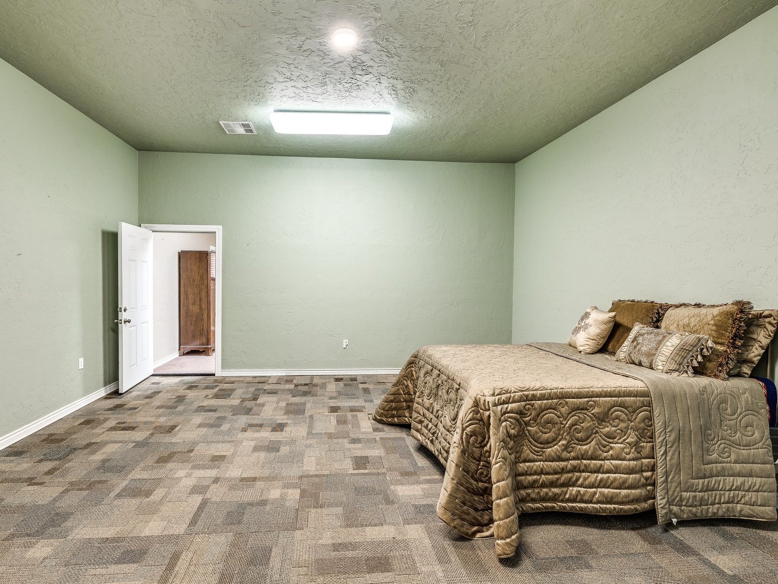 Image for 13,000' Commercial Property