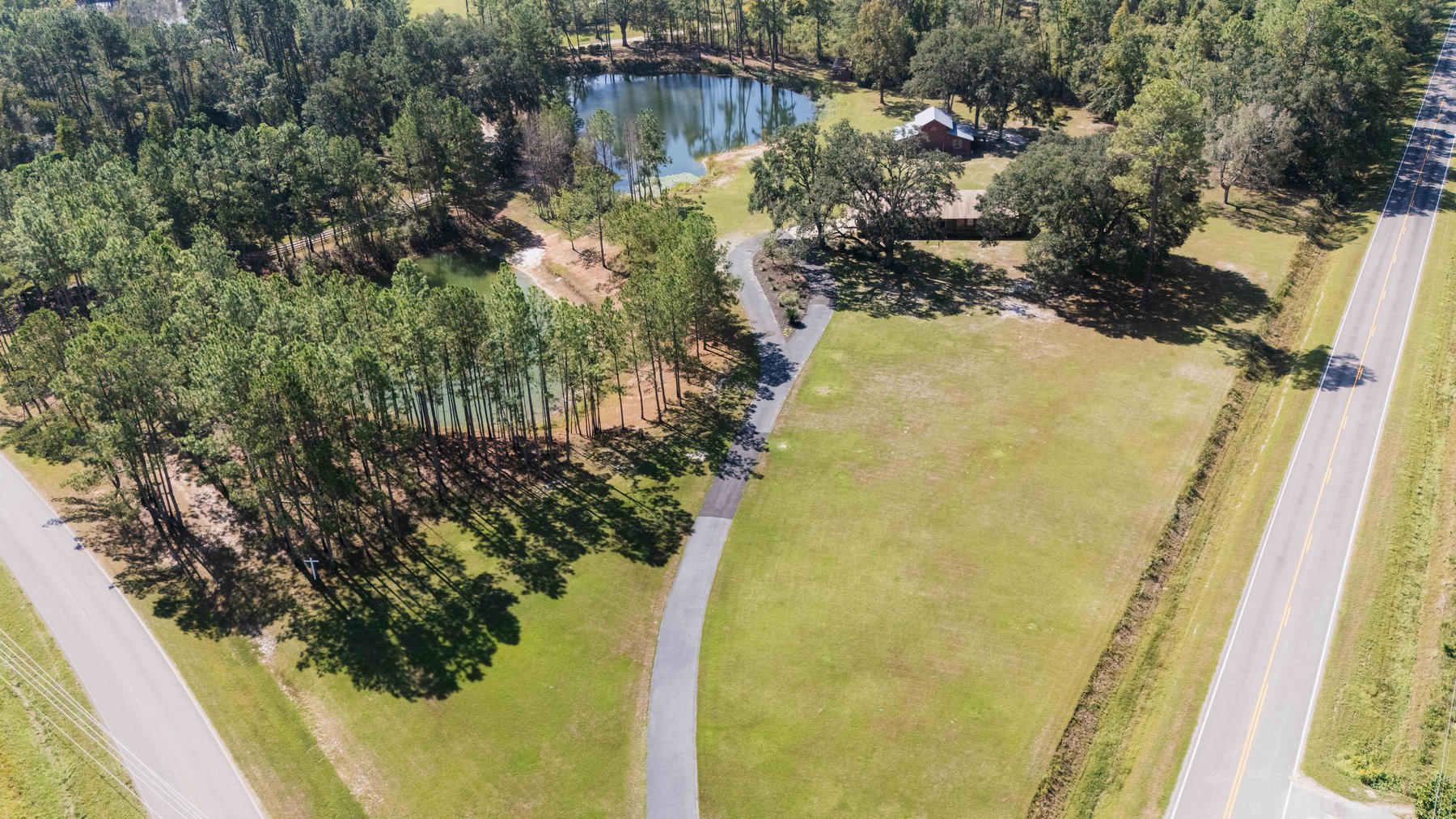 Image for 6.74+/- Acres and Home on Miller Bridge Road, Northern Lowndes County
