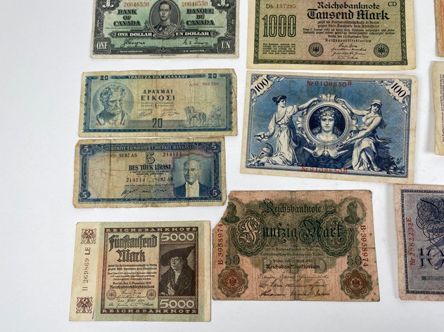 Image for (15) International Paper Currency from Various Countries and Periods