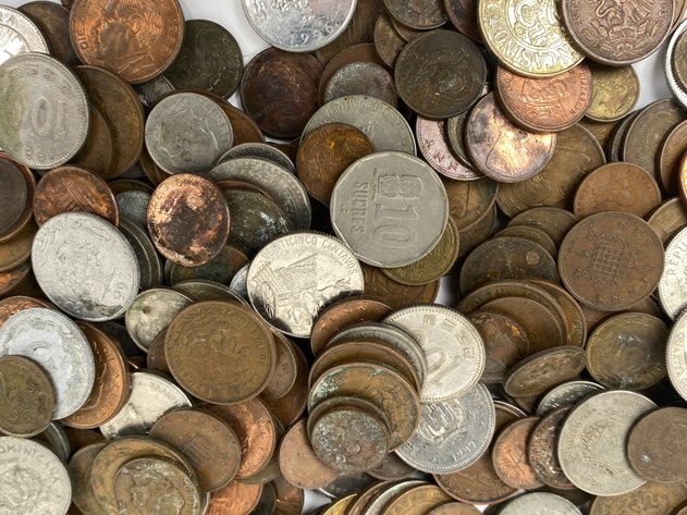 Image for (100+) International Coinage and Lincoln Head Cents