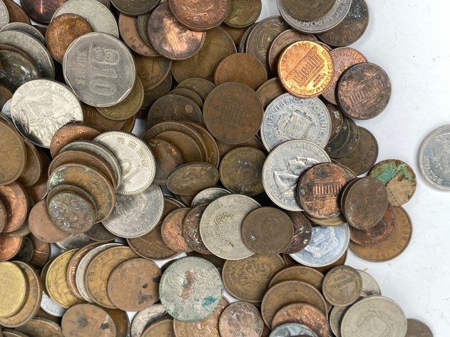 Image for (100+) International Coinage and Lincoln Head Cents