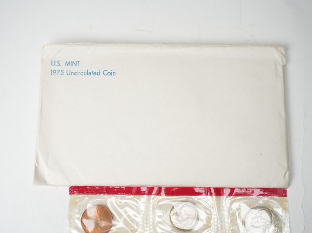 Image for (8) US Mint Uncirculated Coin Sets 1975, (2) 1981, and (5) 1989