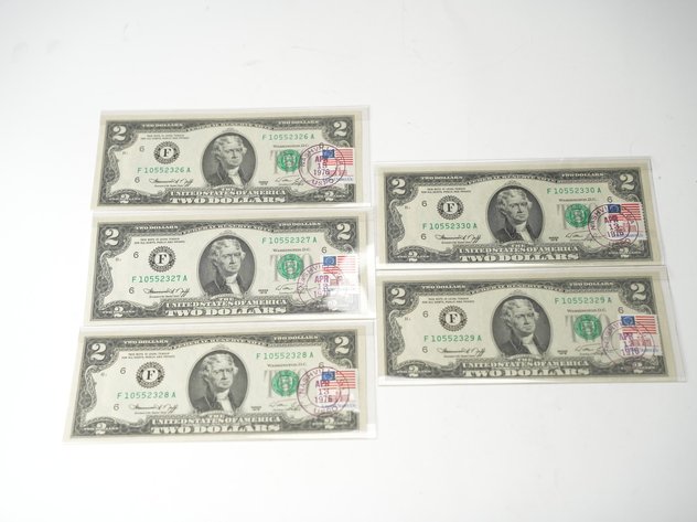 Image for (5) $2 Notes in Sequential Serial Number Stamped Apr 13 1976 Nashville, GA