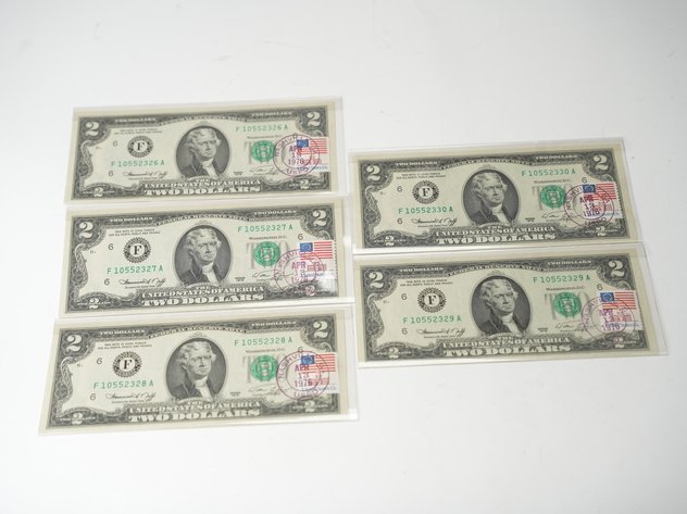 Image for (5) $2 Notes in Sequential Serial Number Stamped Apr 13 1976 Nashville, GA
