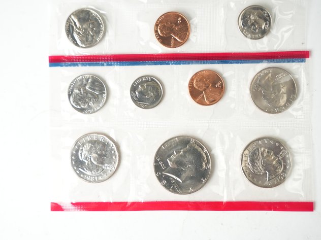Image for (6) US Mint Uncirculated P and D Coin Sets 1976-1981