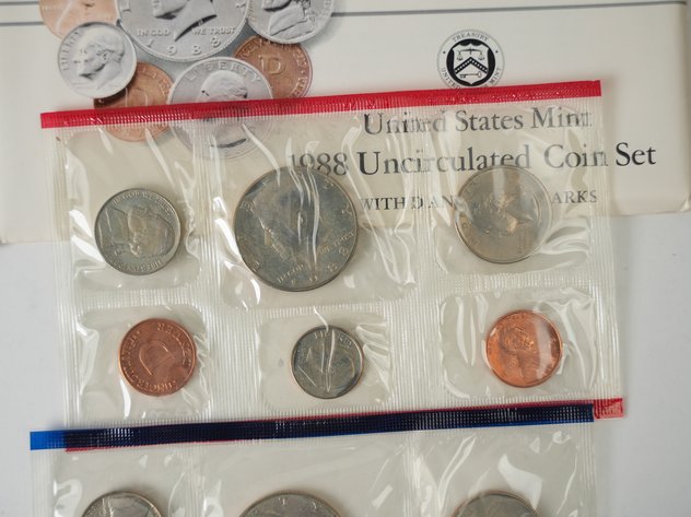 Image for (5) US Mint Uncirculated P and D Coin Sets 1984, and 1987-1990