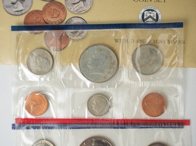 Image for (6) US Mint Uncirculated P and D Coin Sets 1984, 1987, (2) 1989, and (3) 1990