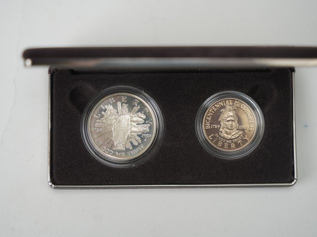 Image for 1989 US Congressional Coin Set with Silver Dollar and Clad Half Dollar