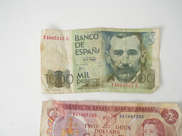 Image for (3) Vintage International Paper Currency Notes