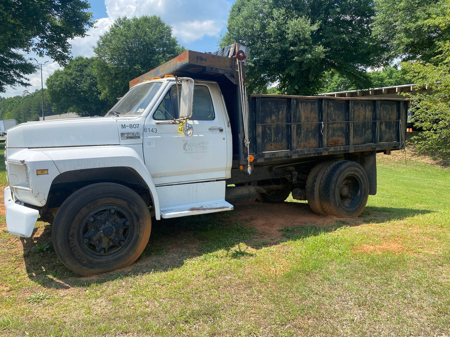 Image for [LISTING] Charlotte Mecklenburg Schools Surplus Auction