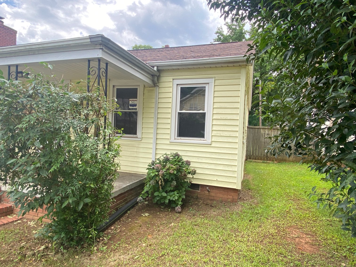 Image for US Marshals Service Auction - 2 Bedroom Home Near Downtown Charlotte, NC