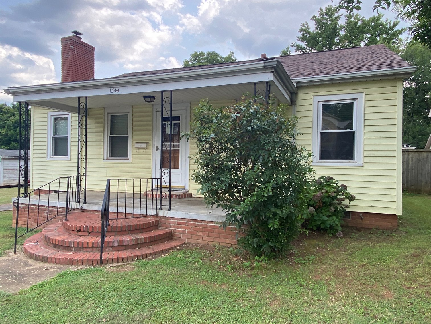 Image for US Marshals Service Auction - 2 Bedroom Home Near Downtown Charlotte, NC